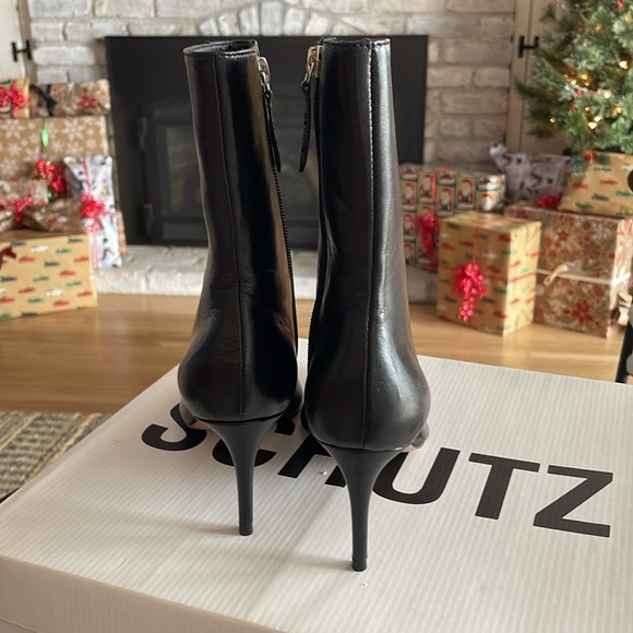 NIB Schutz Bota Salto Medio Blake Bootie. Size 6B - Picture 4 of 5